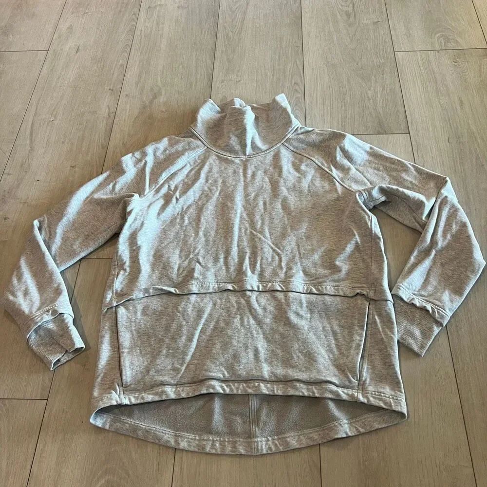 Lululemon Find your Unwind Pullover In Heathered Core Ultra Light Grey size 10